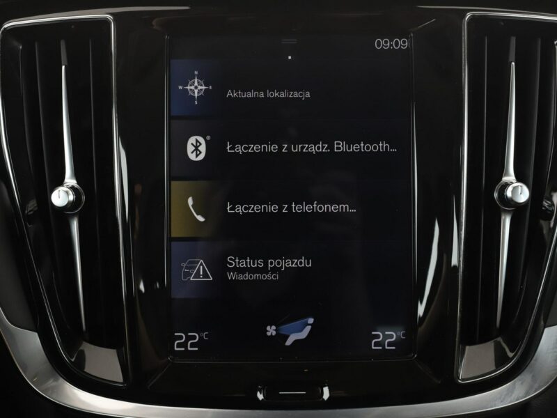 Volvo V60 FV23 2.0d Momentum Klimatronik Tempomat Navi Skóra Kamera Lampy LED II (2018-)