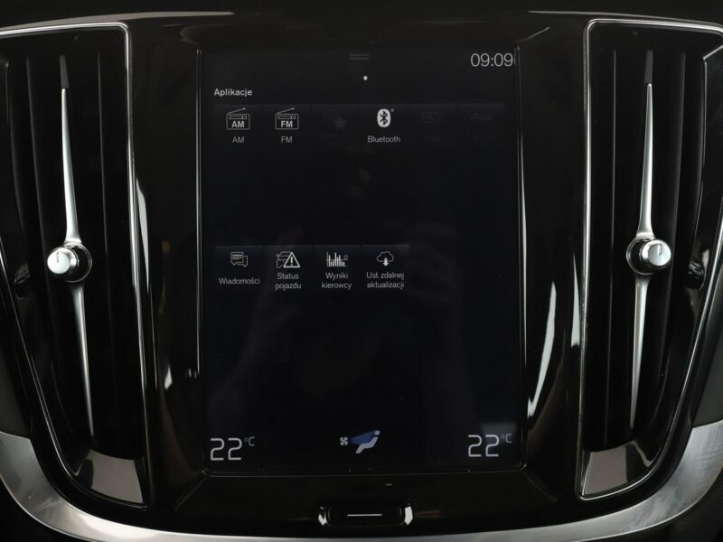 Volvo V60 FV23 2.0d Momentum Klimatronik Tempomat Navi Skóra Kamera Lampy LED II (2018-)