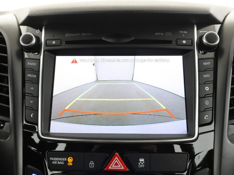 Hyundai i30 bi-xenon navi klima auto el. sterowane i grzane fotele kamera II (2012 - 2016)