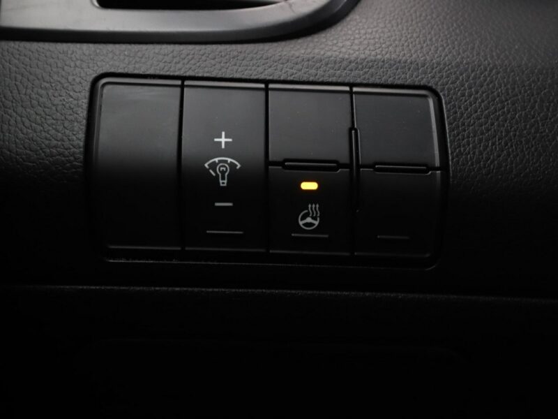 Hyundai i30 bi-xenon navi klima auto el. sterowane i grzane fotele kamera II (2012 - 2016)