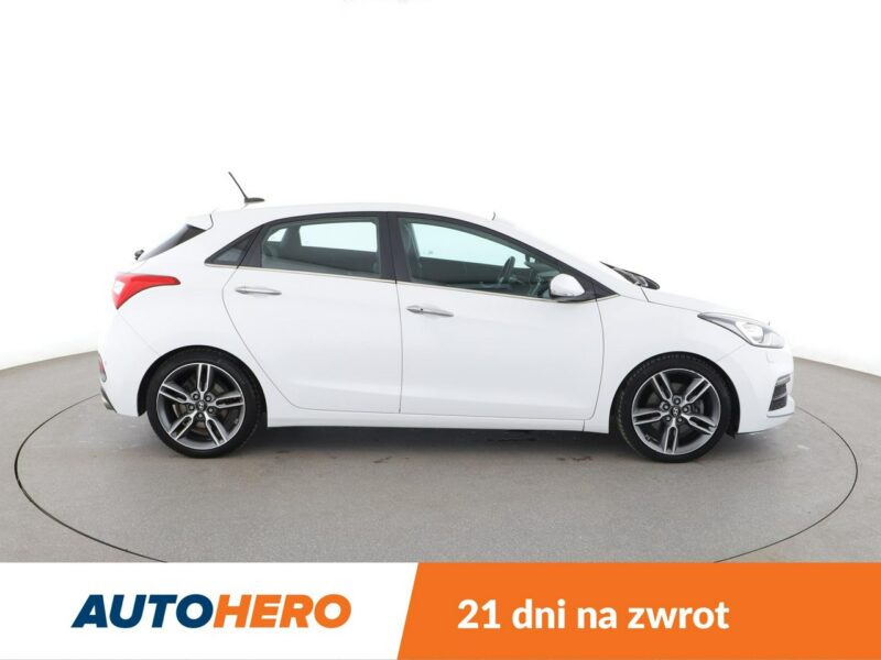 Hyundai i30 bi-xenon navi klima auto el. sterowane i grzane fotele kamera II (2012 - 2016)