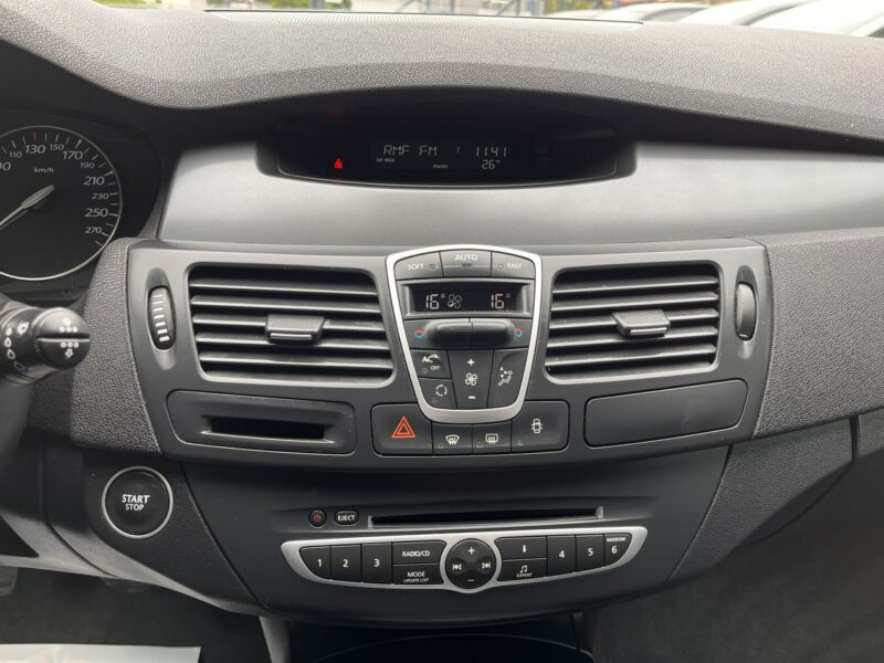 Renault Laguna 2.0 1wł Climatronic Grzane Fotele 6biegów Stan BDb Bezwypadk Opłacona III (2007-)