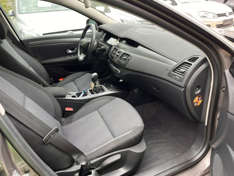 Renault Laguna 2.0 1wł Climatronic Grzane Fotele 6biegów Stan BDb Bezwypadk Opłacona III (2007-)