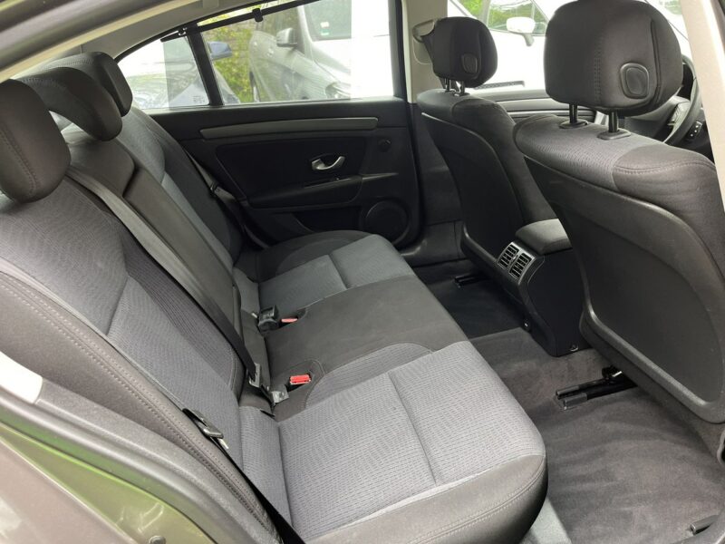 Renault Laguna 2.0 1wł Climatronic Grzane Fotele 6biegów Stan BDb Bezwypadk Opłacona III (2007-)