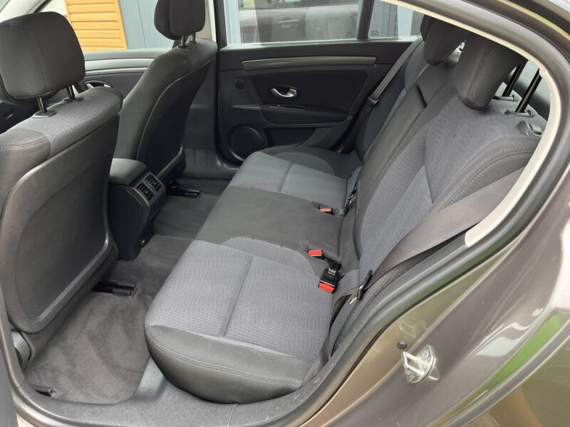 Renault Laguna 2.0 1wł Climatronic Grzane Fotele 6biegów Stan BDb Bezwypadk Opłacona III (2007-)