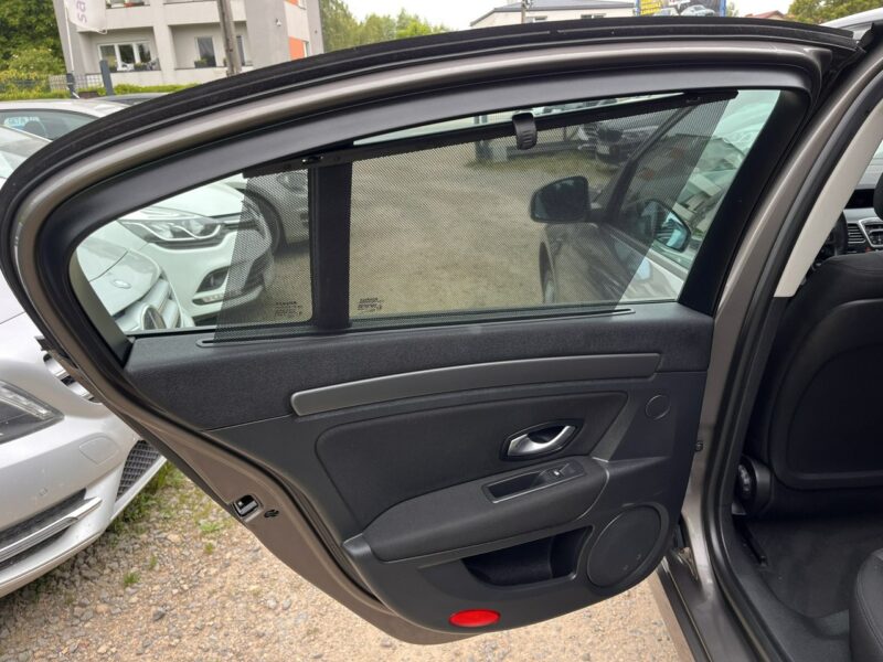 Renault Laguna 2.0 1wł Climatronic Grzane Fotele 6biegów Stan BDb Bezwypadk Opłacona III (2007-)