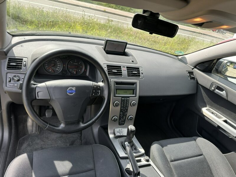 Volvo V50 Klimatronik, po liftingu ,Bluetooth, nawigacja z pilotem, parktronik I (2004-2007)