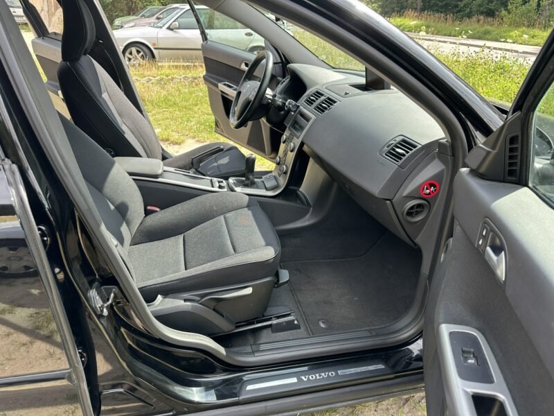 Volvo V50 Klimatronik, po liftingu ,Bluetooth, nawigacja z pilotem, parktronik I (2004-2007)