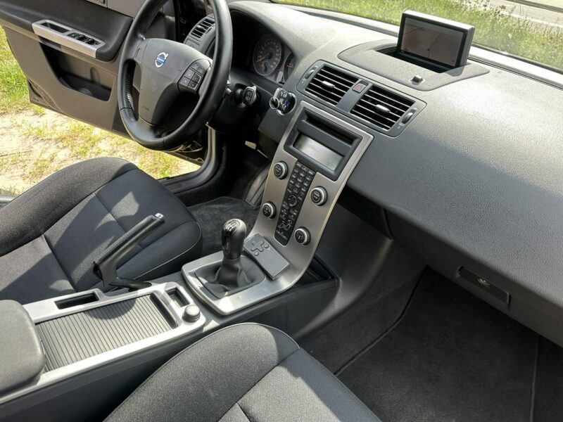 Volvo V50 Klimatronik, po liftingu ,Bluetooth, nawigacja z pilotem, parktronik I (2004-2007)