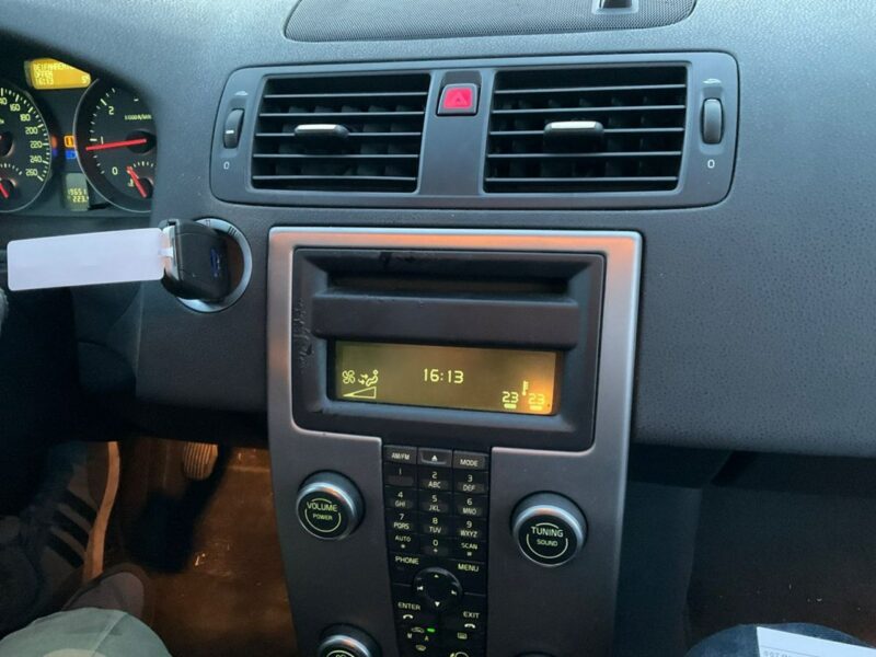 Volvo V50 Klimatronik, po liftingu ,Bluetooth, nawigacja z pilotem, parktronik I (2004-2007)