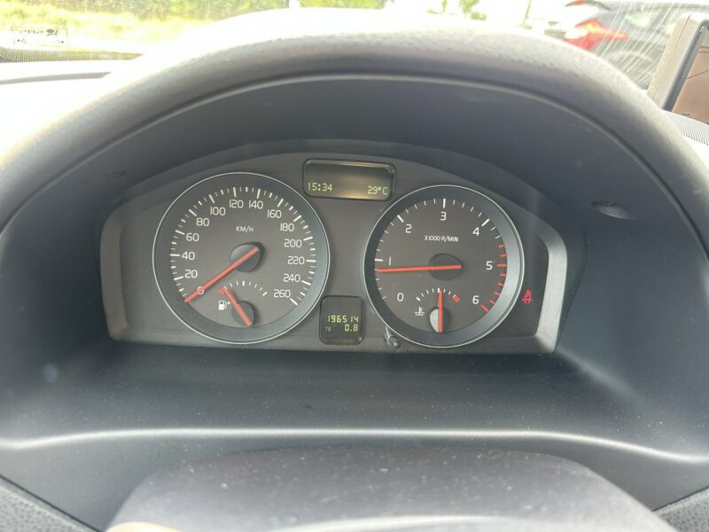 Volvo V50 Klimatronik, po liftingu ,Bluetooth, nawigacja z pilotem, parktronik I (2004-2007)