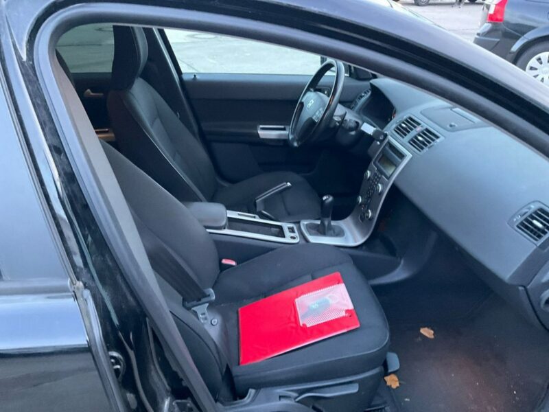 Volvo V50 Klimatronik, po liftingu ,Bluetooth, nawigacja z pilotem, parktronik I (2004-2007)