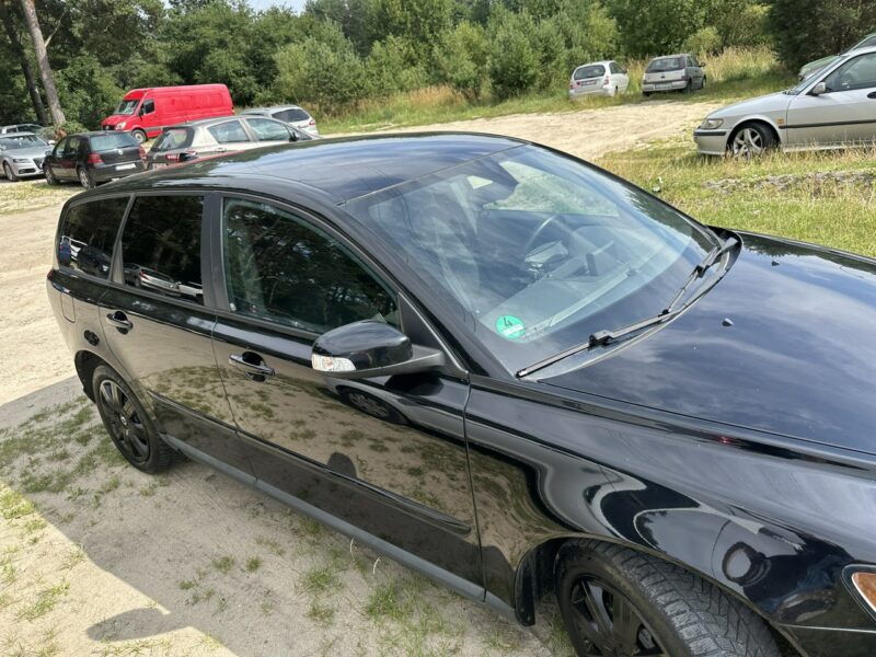 Volvo V50 Klimatronik, po liftingu ,Bluetooth, nawigacja z pilotem, parktronik I (2004-2007)