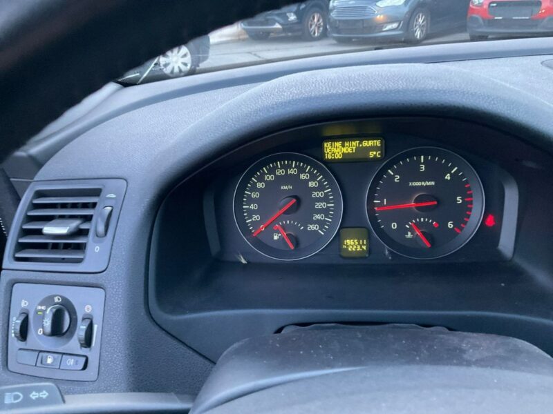 Volvo V50 Klimatronik, po liftingu ,Bluetooth, nawigacja z pilotem, parktronik I (2004-2007)