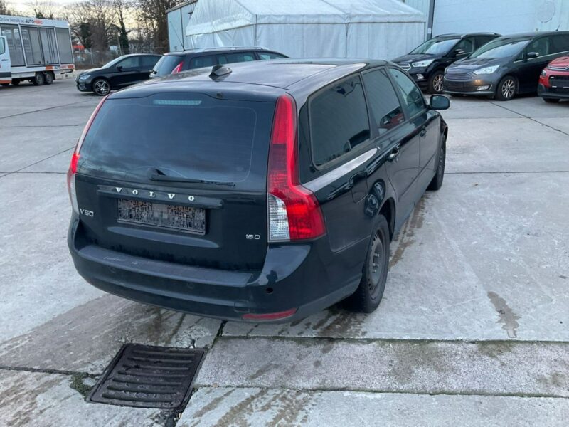 Volvo V50 Klimatronik, po liftingu ,Bluetooth, nawigacja z pilotem, parktronik I (2004-2007)
