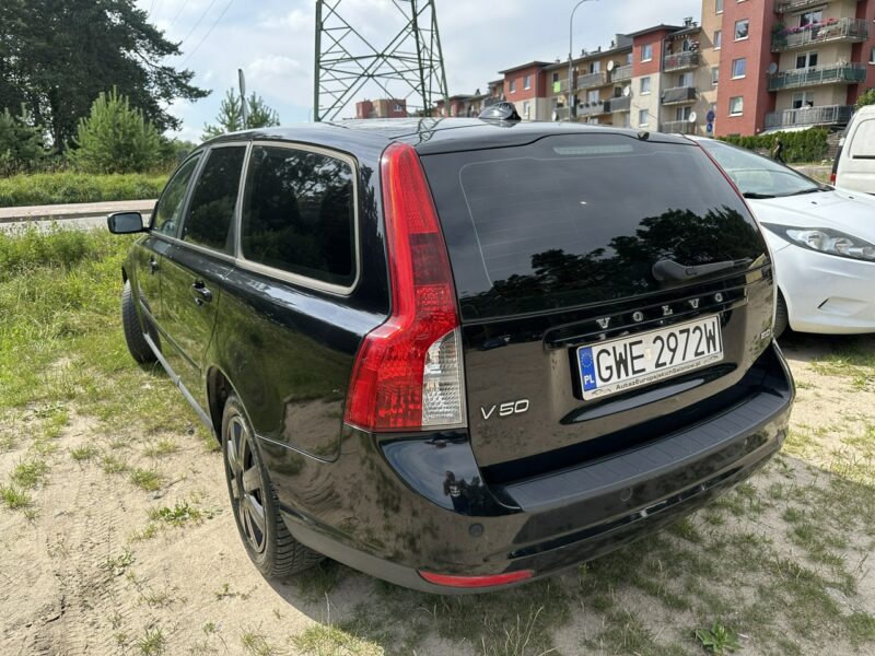 Volvo V50 Klimatronik, po liftingu ,Bluetooth, nawigacja z pilotem, parktronik I (2004-2007)