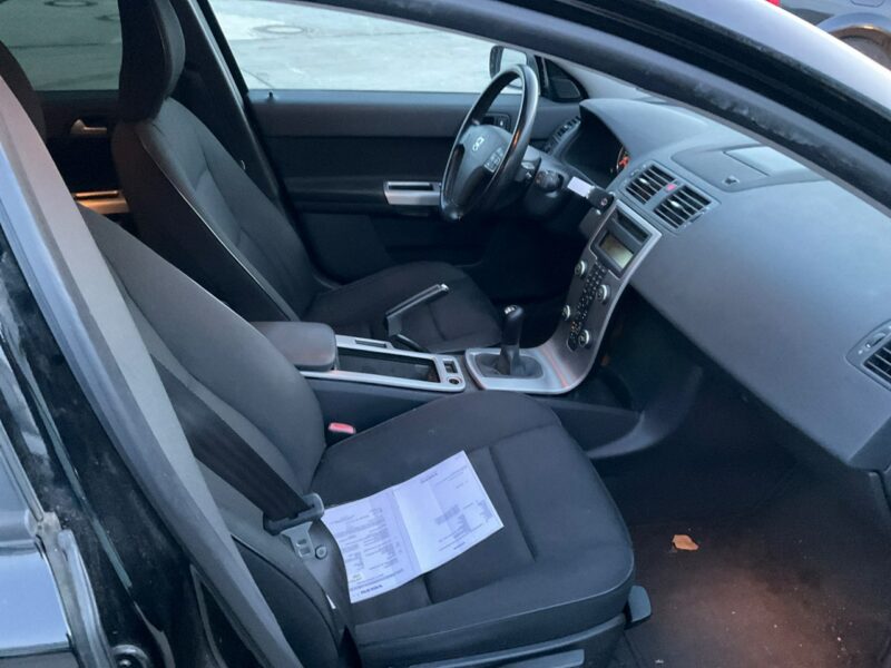 Volvo V50 Klimatronik, po liftingu ,Bluetooth, nawigacja z pilotem, parktronik I (2004-2007)