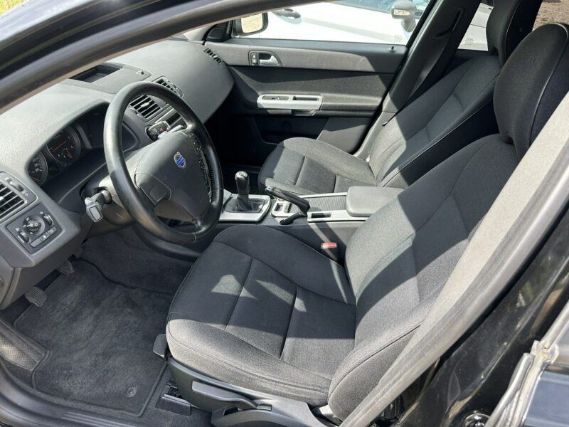 Volvo V50 Klimatronik, po liftingu ,Bluetooth, nawigacja z pilotem, parktronik I (2004-2007)