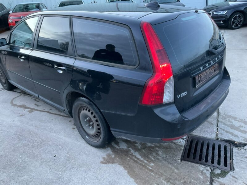 Volvo V50 Klimatronik, po liftingu ,Bluetooth, nawigacja z pilotem, parktronik I (2004-2007)