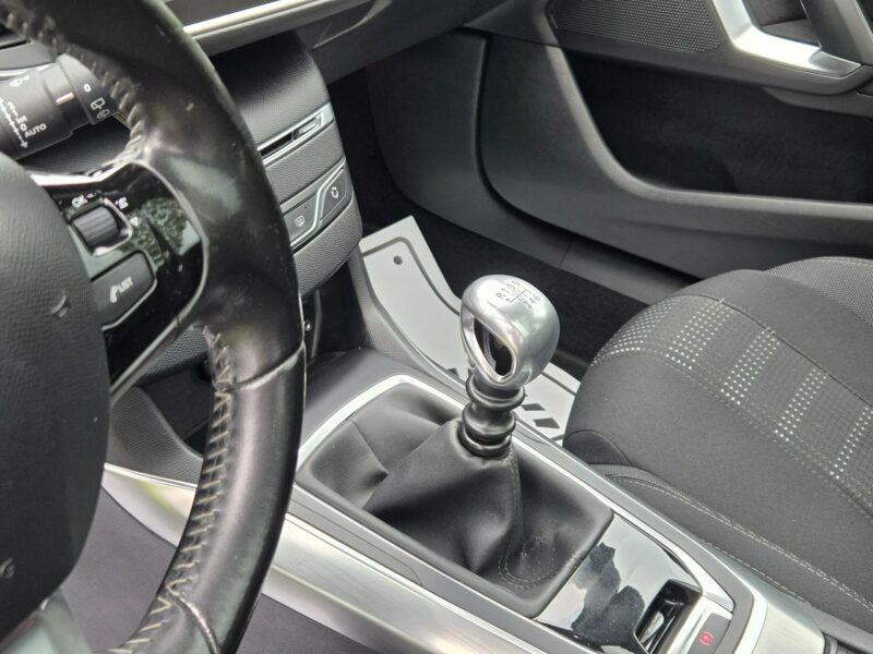 Peugeot 308 Allure / Ledy / Panorama / Kamera / Bezwypadkowa / Gwarancja na rok ! T9 (2014-2021)