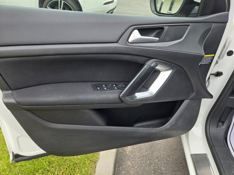 Peugeot 308 Allure / Ledy / Panorama / Kamera / Bezwypadkowa / Gwarancja na rok ! T9 (2014-2021)
