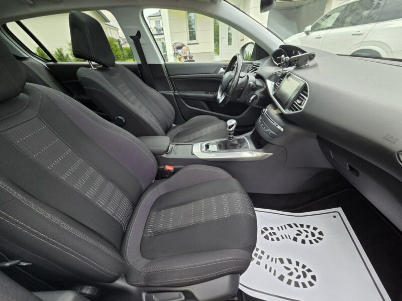 Peugeot 308 Allure / Ledy / Panorama / Kamera / Bezwypadkowa / Gwarancja na rok ! T9 (2014-2021)