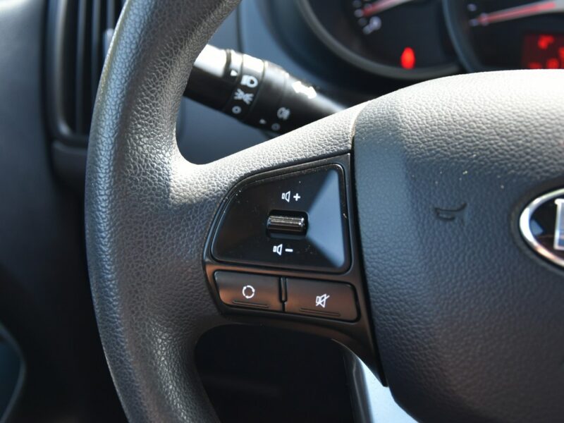 Kia Rio 1.2 GAZ 85KM 2015r. Klima Alufelgi Czujniki podgrz. fotele isofix III (2011-)