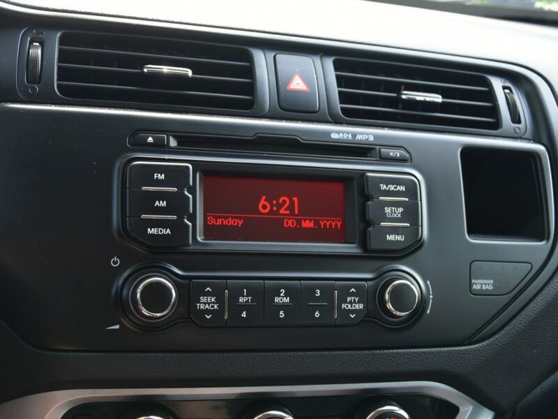 Kia Rio 1.2 GAZ 85KM 2015r. Klima Alufelgi Czujniki podgrz. fotele isofix III (2011-)
