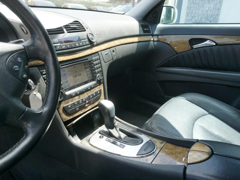 Mercedes E 320 zarejestrowany , ubezpieczony W211 (2002-2009)