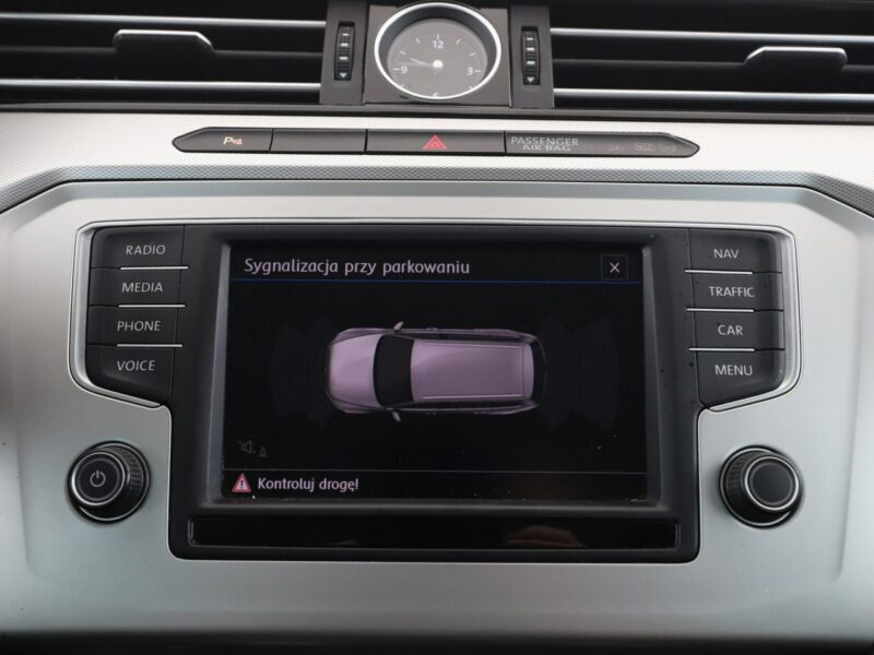 Volkswagen Passat DSG navi klima auto (3 strefy) czujniki parkowania grzane fotele B8 (2014-2023)