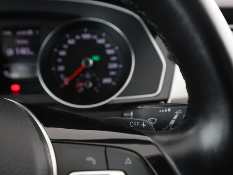Volkswagen Passat DSG navi klima auto (3 strefy) czujniki parkowania grzane fotele B8 (2014-2023)