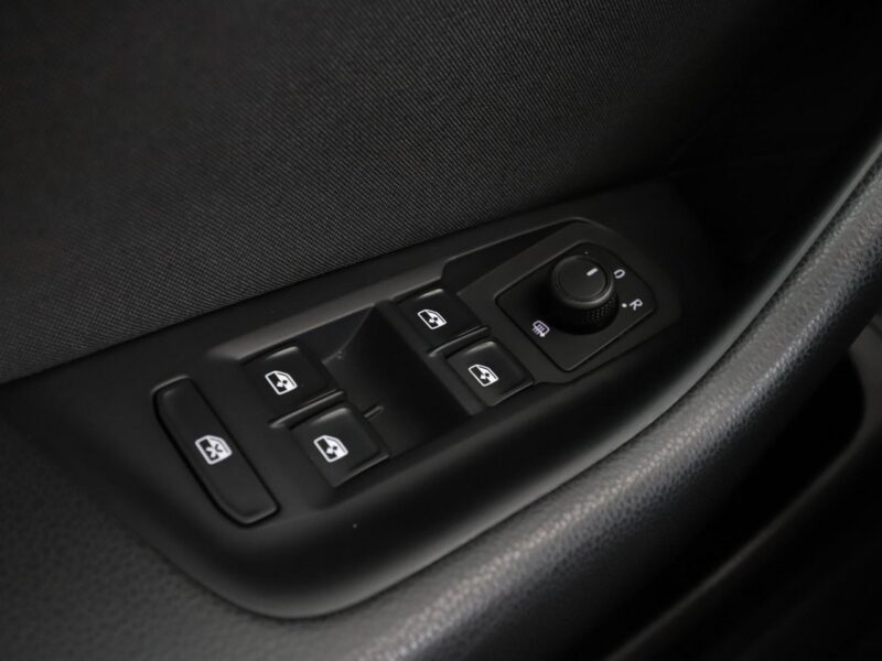 Volkswagen Passat DSG navi klima auto (3 strefy) czujniki parkowania grzane fotele B8 (2014-2023)