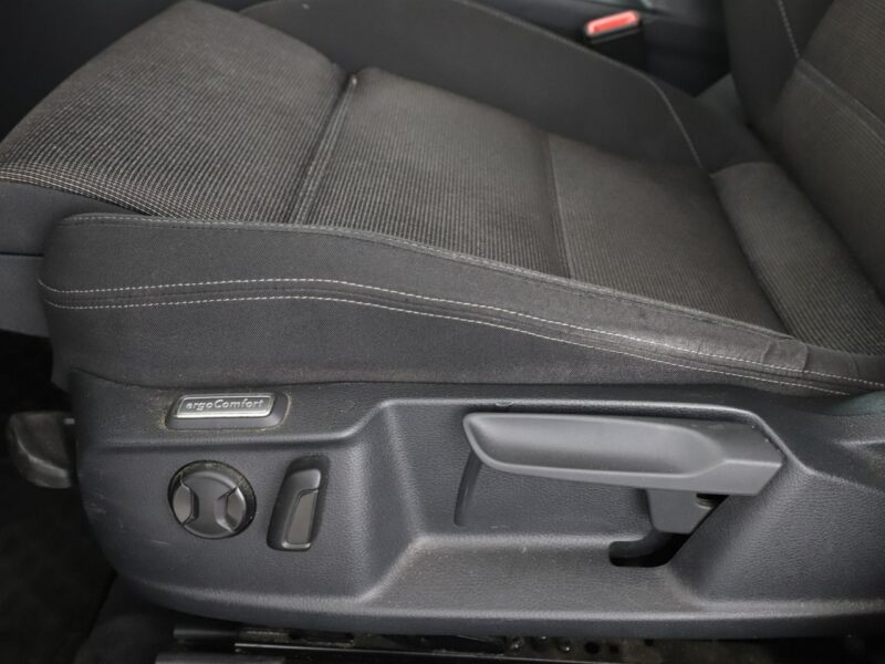 Volkswagen Passat DSG navi klima auto (3 strefy) czujniki parkowania grzane fotele B8 (2014-2023)