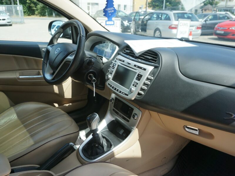 Lancia Delta zarejestrowany, ubezpieczony III (2008-)