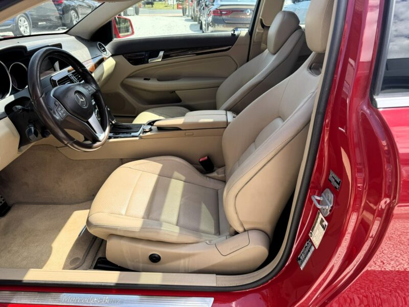 Mercedes C 250 Kamera cofania, Podgrzewane fotele, Panorama dach otwierana, LED W204 (2007-2014)
