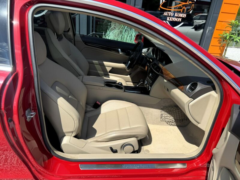 Mercedes C 250 Kamera cofania, Podgrzewane fotele, Panorama dach otwierana, LED W204 (2007-2014)