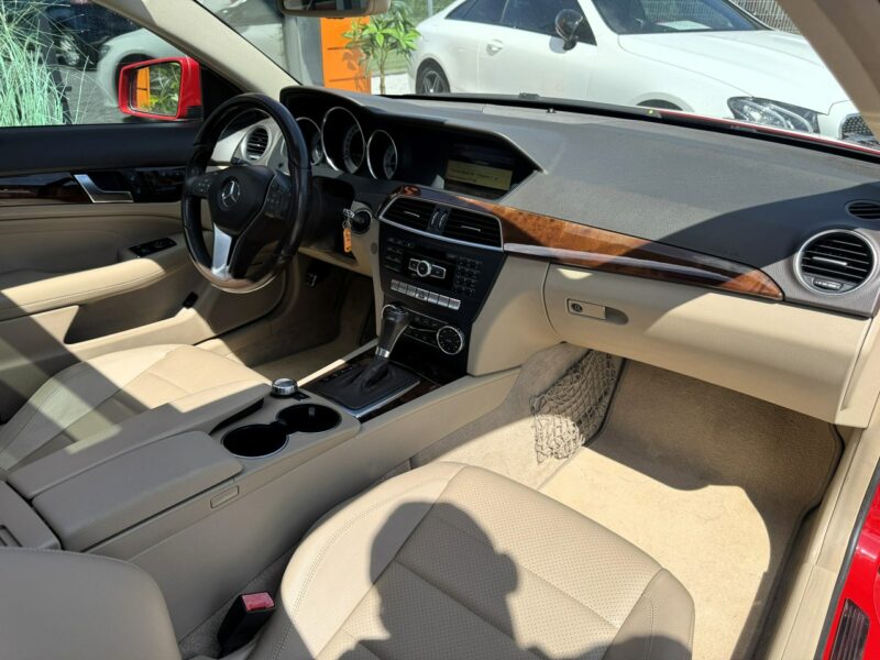 Mercedes C 250 Kamera cofania, Podgrzewane fotele, Panorama dach otwierana, LED W204 (2007-2014)
