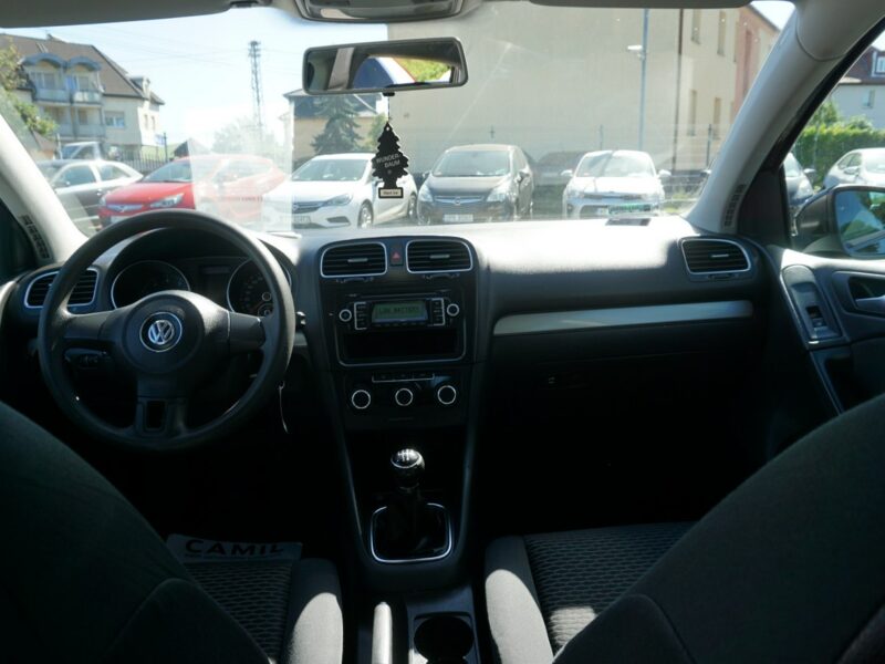 Volkswagen Golf w bardzo dobrej kondycji mechanicznej i lakierniczej, 5 drzwi, klima, VI (2008-2012)