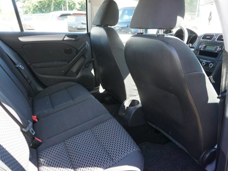 Volkswagen Golf w bardzo dobrej kondycji mechanicznej i lakierniczej, 5 drzwi, klima, VI (2008-2012)