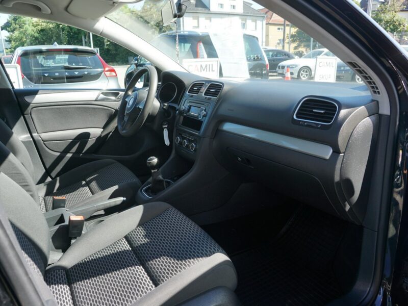 Volkswagen Golf w bardzo dobrej kondycji mechanicznej i lakierniczej, 5 drzwi, klima, VI (2008-2012)