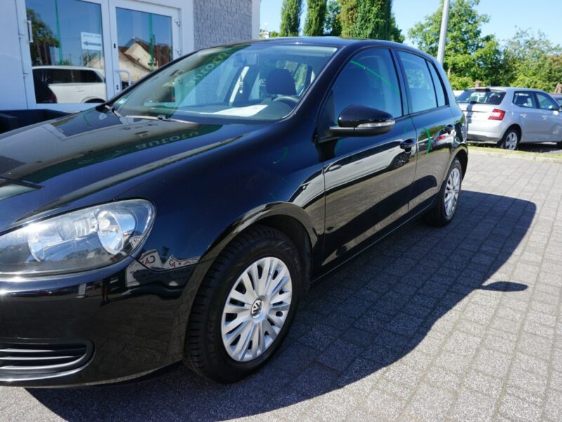 Volkswagen Golf w bardzo dobrej kondycji mechanicznej i lakierniczej, 5 drzwi, klima, VI (2008-2012)