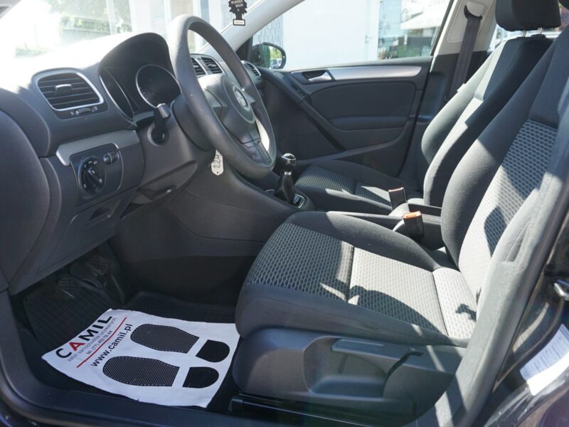 Volkswagen Golf w bardzo dobrej kondycji mechanicznej i lakierniczej, 5 drzwi, klima, VI (2008-2012)