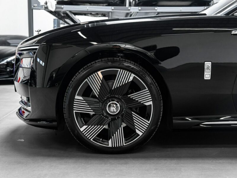 Rolls-Royce Spectre Bezwypadkowy. Launch Package. Bespoke. Black Diamond. Gwarancja.