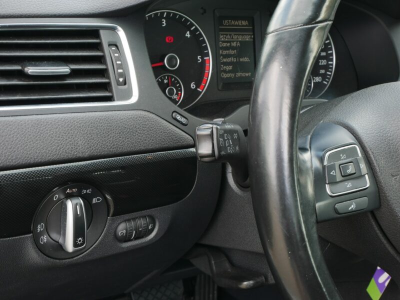 Volkswagen Jetta 1.6TDI 140KM [Eu5] Sedan Comfrotline - Automat DSG 7b. -Zobacz A6 (2010-)