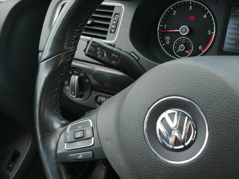 Volkswagen Jetta 1.6TDI 140KM [Eu5] Sedan Comfrotline - Automat DSG 7b. -Zobacz A6 (2010-)