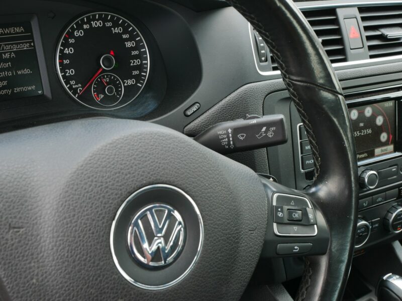 Volkswagen Jetta 1.6TDI 140KM [Eu5] Sedan Comfrotline - Automat DSG 7b. -Zobacz A6 (2010-)