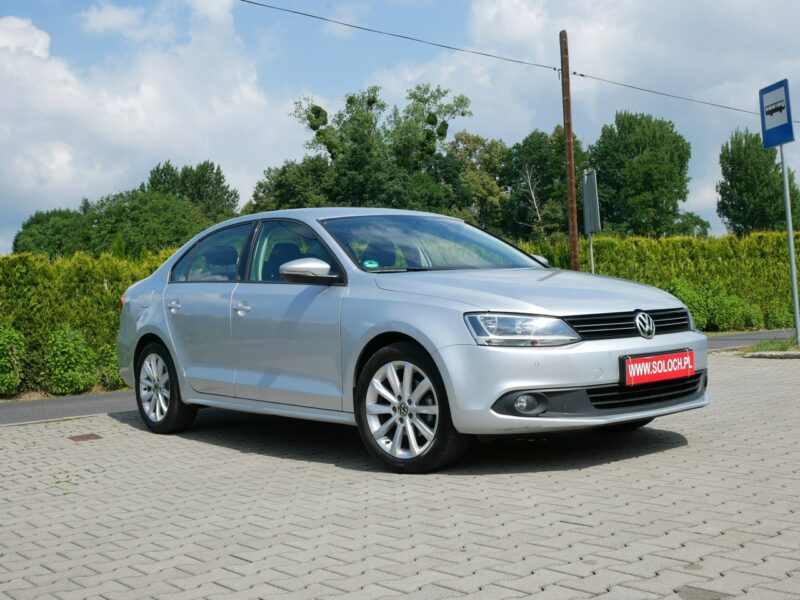 Volkswagen Jetta 1.6TDI 140KM [Eu5] Sedan Comfrotline - Automat DSG 7b. -Zobacz A6 (2010-)