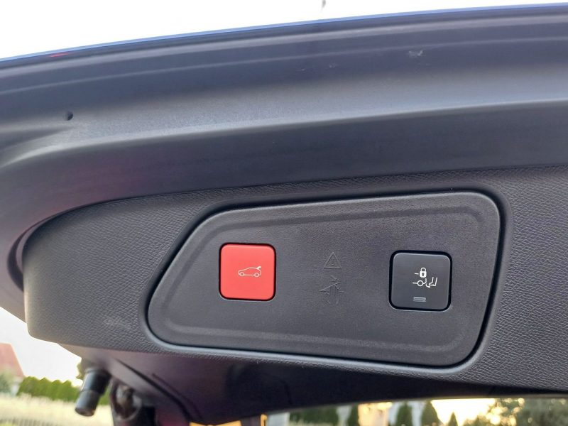 Peugeot 3008 1.6 Plug-in Hybrid wersja GT-Line Pełne wyposażenie II (2016-)