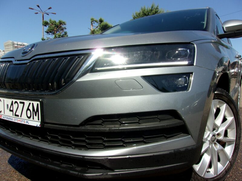 Škoda Karoq Klimatronic 2-strefowy, Nawigacja, PDC, Kamera cofania, Półskóra