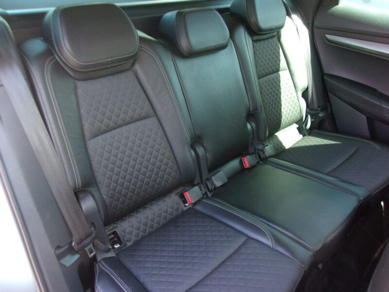 Škoda Karoq Klimatronic 2-strefowy, Nawigacja, PDC, Kamera cofania, Półskóra